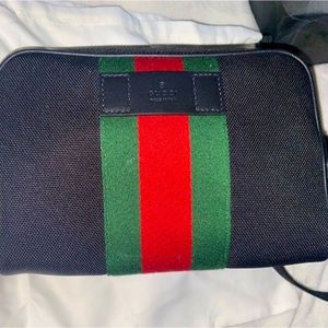 Beautiful Authentic Gucci Fanny pack. Only used 3 times. Excellent condition